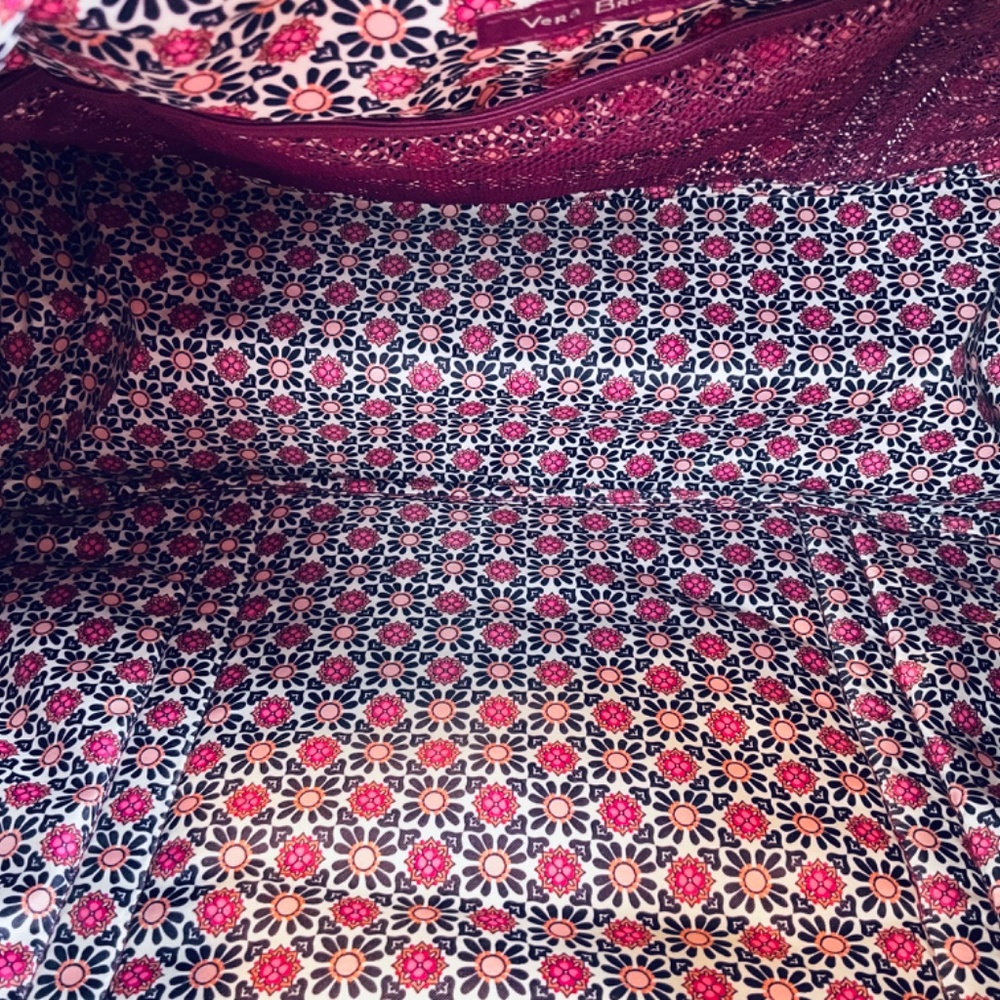 🌸Vera Bradley Small Travel Duffel Duffle Bag Suitcase Spring Break - Picture 8 of 10